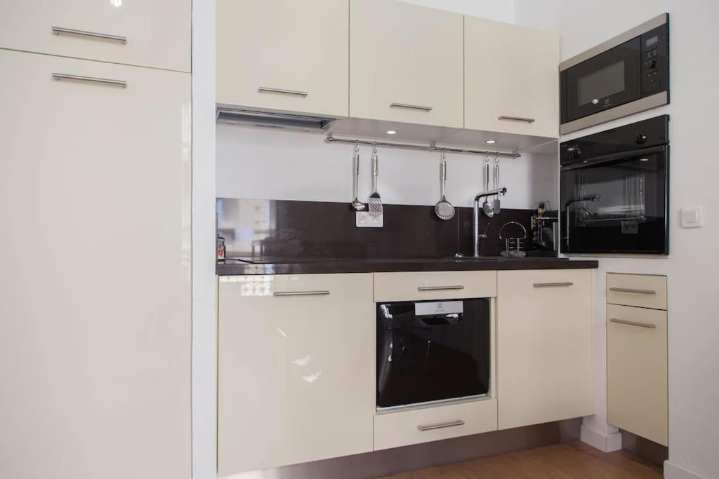 #28 1 Bdr Flat Ac Balcony Hper Central 10Mins To Beach & Old Town Niza Exterior foto