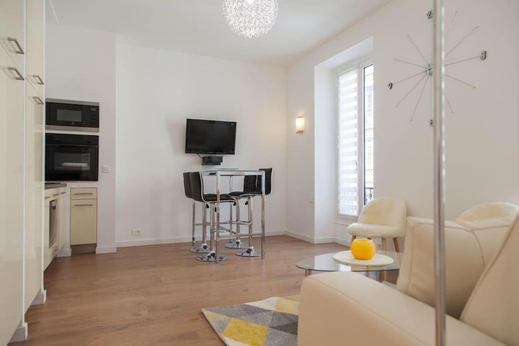 #28 1 Bdr Flat Ac Balcony Hper Central 10Mins To Beach & Old Town Niza Exterior foto