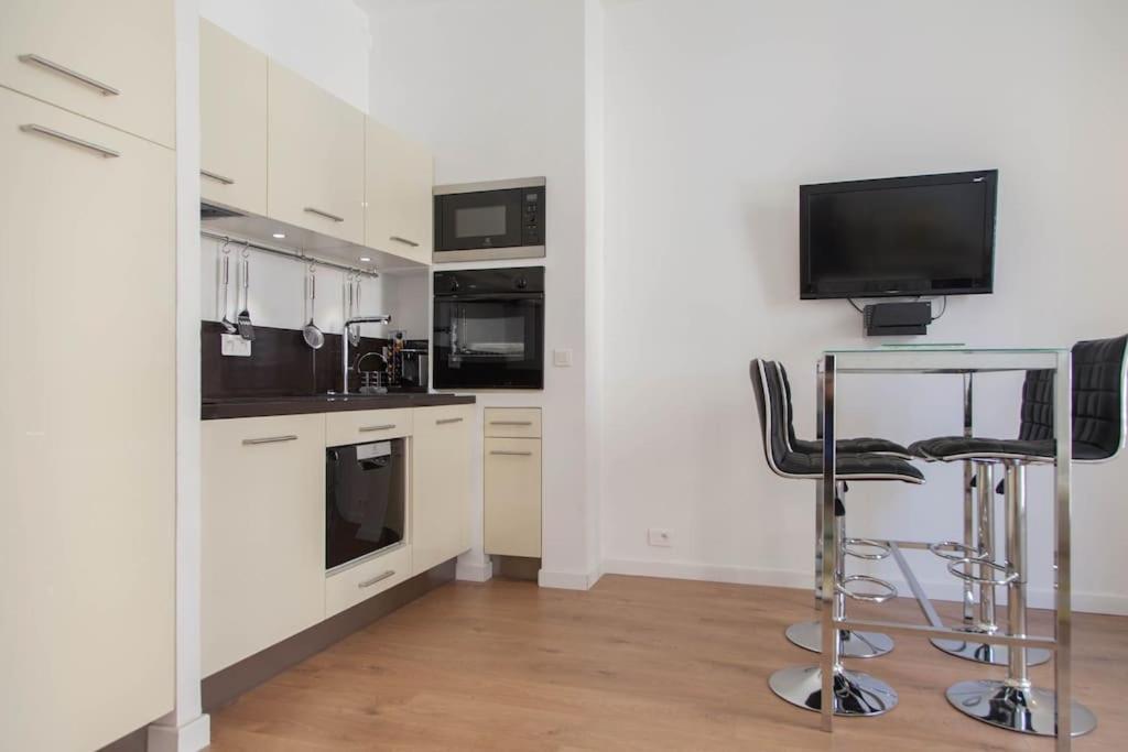 #28 1 Bdr Flat Ac Balcony Hper Central 10Mins To Beach & Old Town Niza Exterior foto