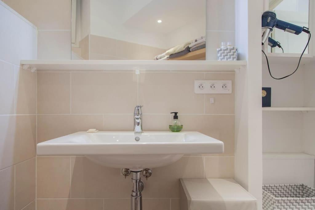 #28 1 Bdr Flat Ac Balcony Hper Central 10Mins To Beach & Old Town Niza Exterior foto